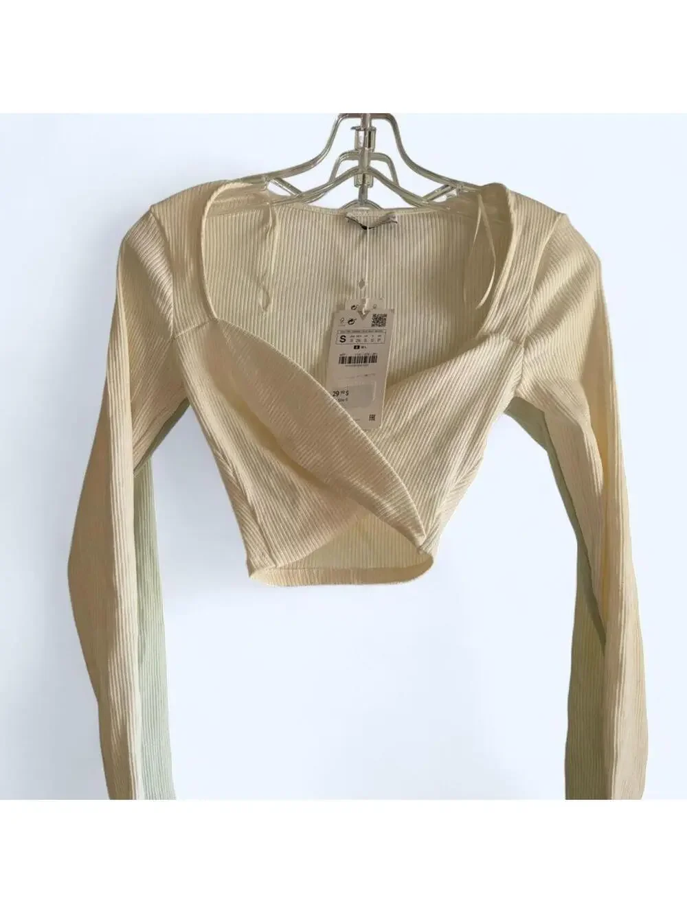 Zara NWT Cream long sleeve crop top with a twist in the front